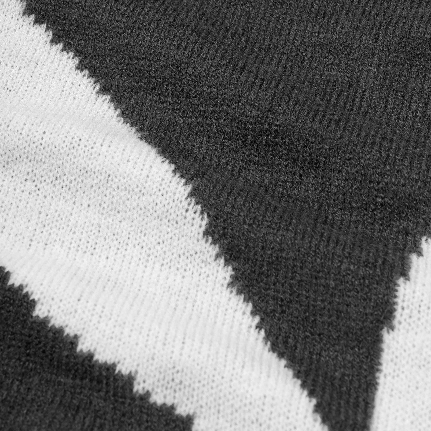 Playboy Women's Knit Logo Scarf - Image 9